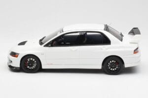 Mitsubishi Lancer Evo VIII MR FQ-400 Biały Otto 1:18 OT777 Żywica — zdjęcie 3 z 6
