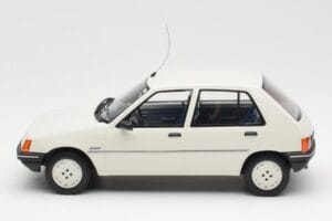 Peugeot 205 Junior Biały Otto 1:18 OT463 Żywica — zdjęcie 3 z 6