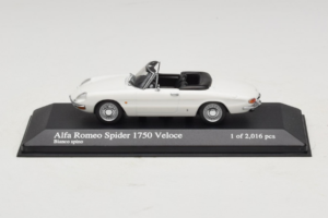 Alfa Romeo 1750 Spider Veloce Biały Minichamps 1:43 400120530 Metal