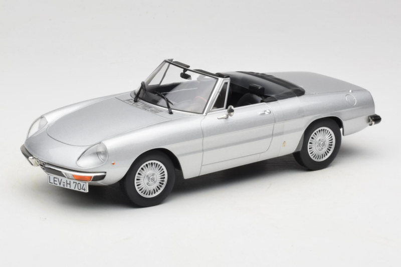 Alfa Romeo 2000 Spider Srebrny Norev 1:18 187884 Metal
