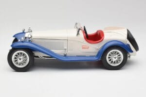 Alfa Romeo 2300 Spider Biały i Niebieski Bburago 1:18 3008-M1 Metal — zdjęcie 3 z 6