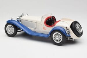 Alfa Romeo 2300 Spider Biały i Niebieski Bburago 1:18 3008-M1 Metal — zdjęcie 5 z 6