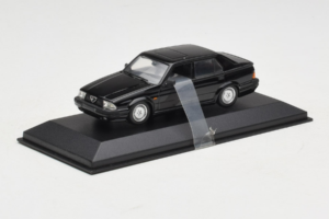 Alfa Romeo 75 3.0 V6 Czarny Minichamps 1:43 403120463 Metal — zdjęcie 2 z 4