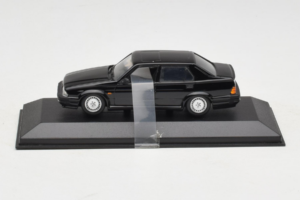 Alfa Romeo 75 3.0 V6 Czarny Minichamps 1:43 403120463 Metal