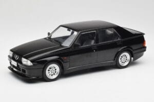 Alfa Romeo 75 Turbo Evoluzione Czarny MCG 1:18 MCG18429 Metal