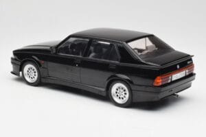 Alfa Romeo 75 Turbo Evoluzione Czarny MCG 1:18 MCG18429 Metal — zdjęcie 5 z 6