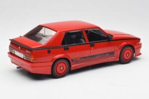 Alfa Romeo 75 Turbo Evoluzione Czerwony MCG 1:18 MCG18428 Metal — zdjęcie 2 z 6