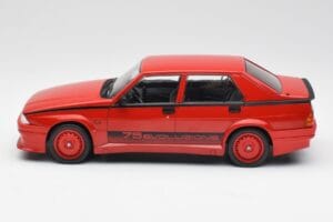 Alfa Romeo 75 Turbo Evoluzione Czerwony MCG 1:18 MCG18428 Metal — zdjęcie 3 z 6