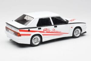 Alfa Romeo 75 Turbo Evoluzione Biały MCG 1:18 MCG18430 Metal — zdjęcie 2 z 6