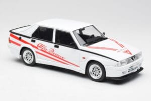 Alfa Romeo 75 Turbo Evoluzione Biały MCG 1:18 MCG18430 Metal — zdjęcie 4 z 6