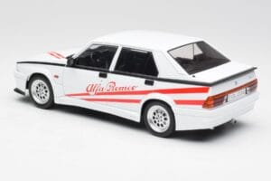 Alfa Romeo 75 Turbo Evoluzione Biały MCG 1:18 MCG18430 Metal — zdjęcie 5 z 6