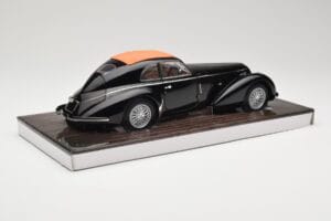 Alfa Romeo 8C 2900B Lungo Czarny Minichamps 1:18 100120421 Metal — zdjęcie 4 z 8