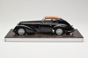 Alfa Romeo 8C 2900B Lungo Czarny Minichamps 1:18 100120421 Metal