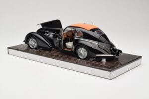 Alfa Romeo 8C 2900B Lungo Czarny Minichamps 1:18 100120421 Metal — zdjęcie 5 z 8