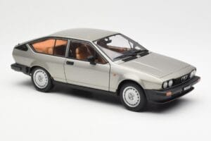 Alfa Romeo Alfetta GTV 2.0 Szary Metaliczny AUTOart 1:18 70147 Metal — zdjęcie 6 z 8