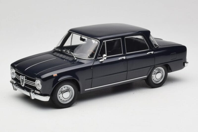 Alfa Romeo Giulia 1300 Niebieski Minichamps 1:18 180120905 Metal