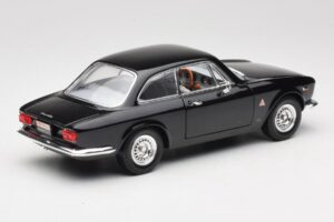 Alfa Romeo Giulia Sprint GTA Czarny Road Signature 1:18 92348 Metal — zdjęcie 3 z 8