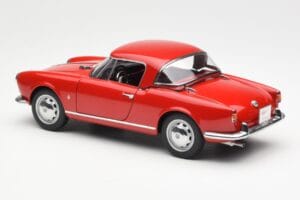 Alfa Romeo Giulietta 1300 Spider Czerwony AUTOart 1:18 70157 Metal — zdjęcie 7 z 8