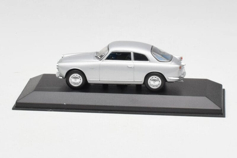 Alfa Romeo Giulietta Sprint Srebrny Minichamps 1:43 400120400 Metal