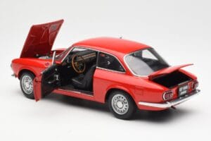 Alfa Romeo GT 1300 Junior LHD Czerwony AUTOart 1:18 70131 Metal — zdjęcie 5 z 8