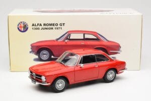 Alfa Romeo GT 1300 Junior LHD Czerwony AUTOart 1:18 70131 Metal — zdjęcie 8 z 8