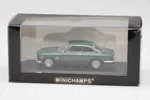 Alfa Romeo Giulia GTA 1300 Junior Zielony Minichamps 1:43 ALFA010 Metal — zdjęcie 4 z 4