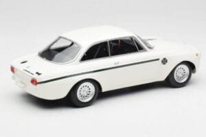 Alfa Romeo GTA 1300 Junior Biały Minichamps 1:18 155120021 Metal — zdjęcie 2 z 6