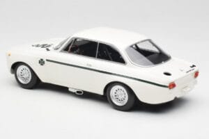 Alfa Romeo GTA 1300 Junior Biały Minichamps 1:18 155120021 Metal — zdjęcie 5 z 6
