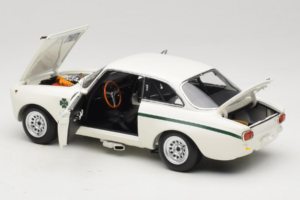 Alfa Romeo GTA 1300 Junior Biały Minichamps 1:18 100120501 Metal — zdjęcie 5 z 8