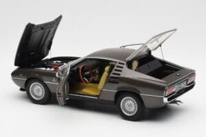 Alfa Romeo Montreal Brązowy Metaliczny AUTOart 1:18 70173 Metal — zdjęcie 5 z 8