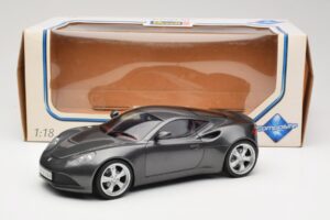 Artega GT Grey Metallic Revell 1:18 09024 Metal — zdjęcie 8 z 8