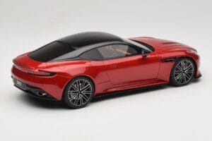 Aston Martin DB12 Hyper Red GT Spirit 1:18 GT936 Żywica — zdjęcie 2 z 6