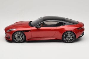 Aston Martin DB12 Hyper Red GT Spirit 1:18 GT936 Żywica — zdjęcie 3 z 6