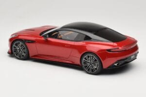 Aston Martin DB12 Hyper Red GT Spirit 1:18 GT936 Żywica — zdjęcie 5 z 6