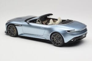 Aston Martin DB12 Volante Caribbean Blue Pearl GT Spirit 1:18 GT479 Żywica — zdjęcie 5 z 6