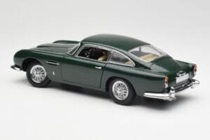 Aston Martin DB5 RHD Zielony AUTOart 1:18 70024 Metal — zdjęcie 7 z 8