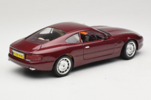 Aston Martin DB7 Czerwony Guiloy 1:18 67550 Metal — zdjęcie 3 z 8