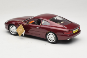 Aston Martin DB7 Czerwony Guiloy 1:18 67550 Metal — zdjęcie 7 z 8