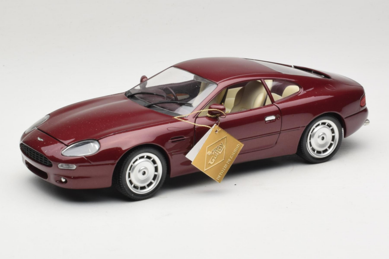 Aston Martin DB7 Czerwony Guiloy 1:18 67550 Metal