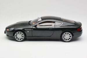 Aston Martin DB9 Czarny Solido 1:18 15025600 Metal — zdjęcie 4 z 8