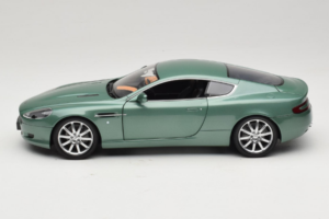 Aston Martin DB9 Zielony Minichamps 1:18 150137322 Metal — zdjęcie 4 z 8