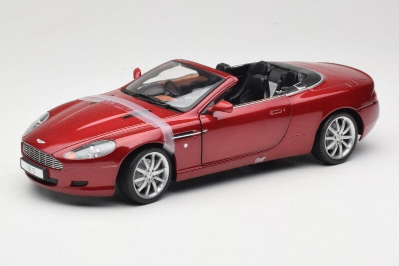 Aston Martin DB9 Volante Czerwony Solido 1:18 8163 Metal