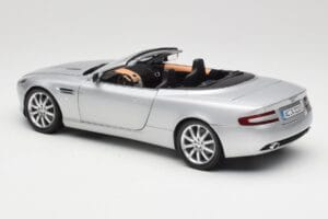 Aston Martin DB9 Volante Srebrny Minichamps 1:18 150137334 Metal — zdjęcie 7 z 8