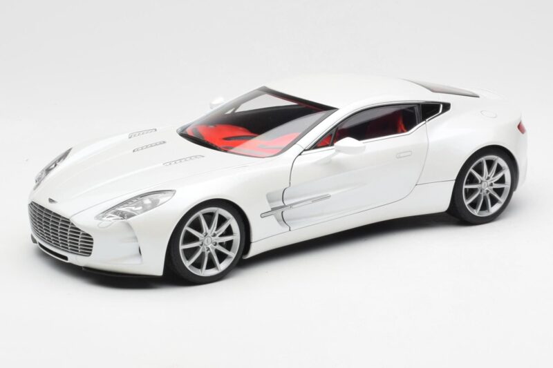 Aston Martin One-77 Morning Frost Biały AUTOart 1:18 70244 Metal
