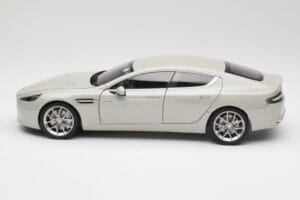 Aston Martin Rapide S Silver Fox AUTOart 1:18 70258 Metal — zdjęcie 4 z 8