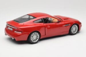 Aston Martin V12 Vanquish Czerwony Bburago 1:18 34063 Metal — zdjęcie 3 z 8