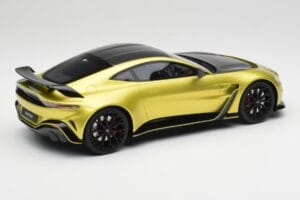 Aston Martin V12 Vantage Final Edition Cosmopolitan Yellow TopSpeed 1:18 TS0453 Metal — zdjęcie 2 z 6