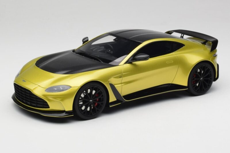 Aston Martin V12 Vantage Final Edition Cosmopolitan Yellow TopSpeed 1:18 TS0453 Metal