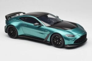 Aston Martin V12 Vantage Racing Green GT Spirit 1:18 GT922 Żywica — zdjęcie 4 z 6