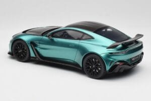 Aston Martin V12 Vantage Racing Green GT Spirit 1:18 GT922 Żywica — zdjęcie 5 z 6